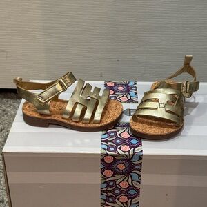 OshKosh B'Gosh Girls Raquel Sandal, Gold, size 4 Toddler- $8